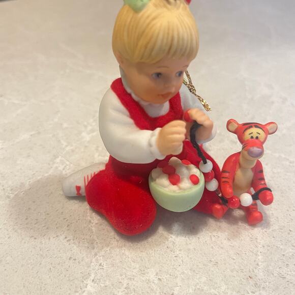 Ashton Drake cranberries and popcorn Christmas ornament a very pooh collectible - Picture 8 of 9